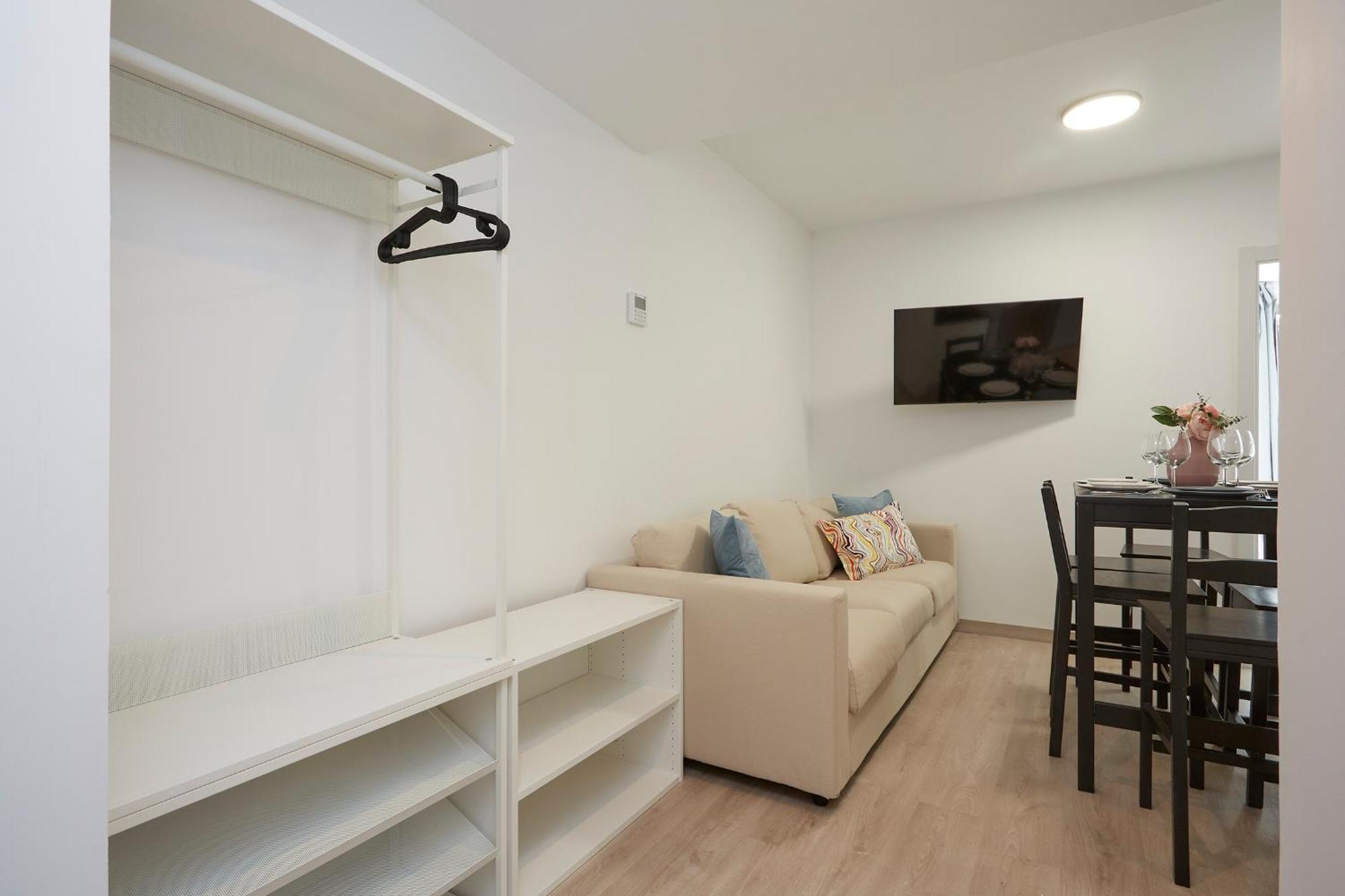Three Bedroom Two Bathroom Apartment Close To Beach Барселона Экстерьер фото