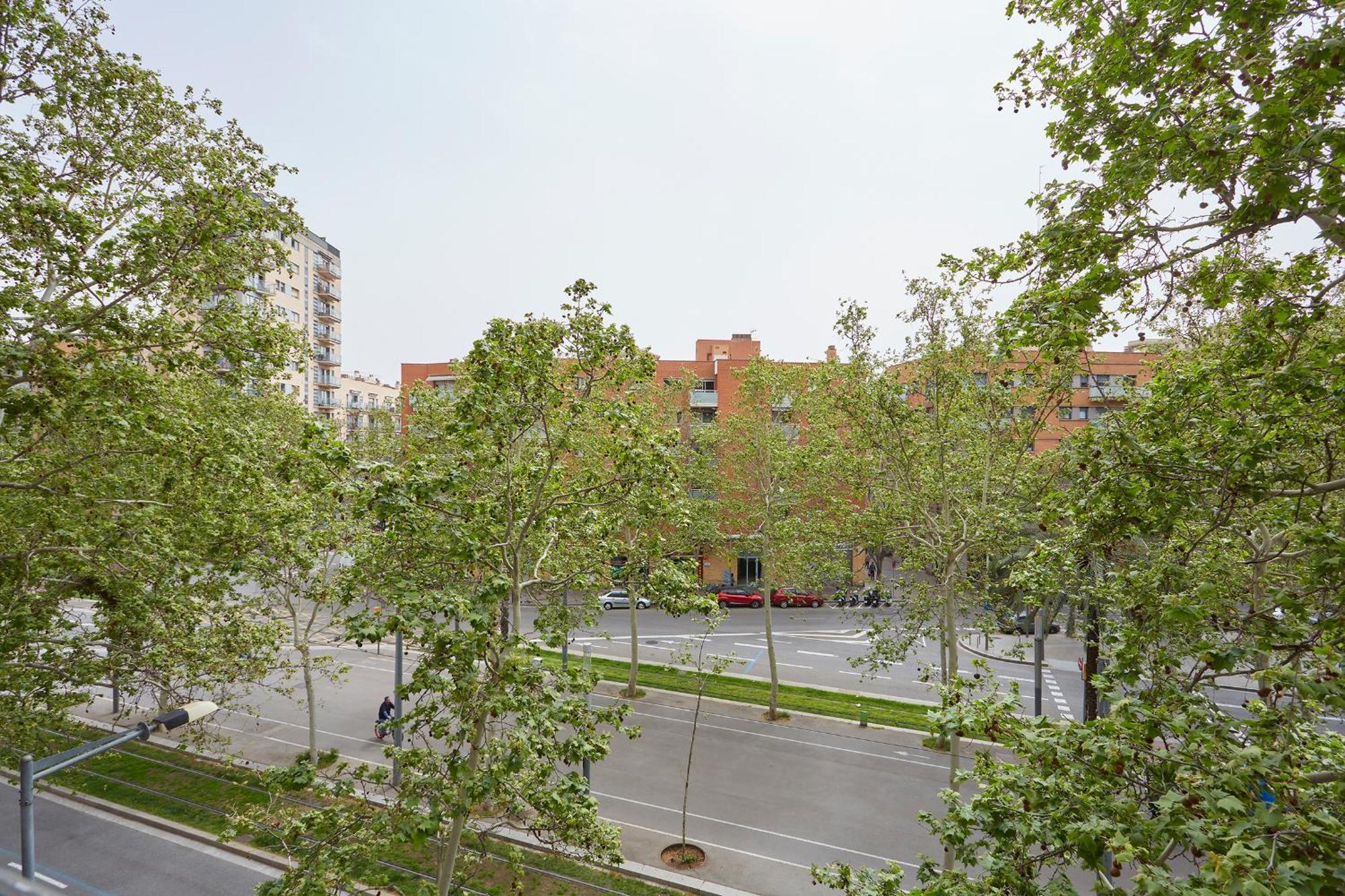 Three Bedroom Two Bathroom Apartment Close To Beach Барселона Экстерьер фото